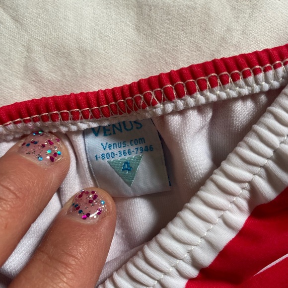 Bikini - Picture 2 of 4